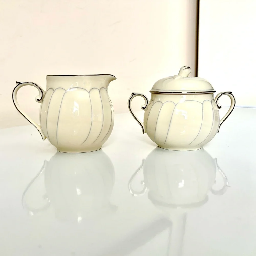 Vintage Mikasa Fine Ivory Cream and Sugar Set Precious Blue Pattern Japan - Picture 2 of 9